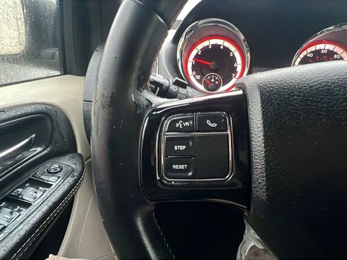 Used 2017 Dodge Grand Caravan SXT image 14