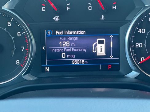 Used 2023 GMC Acadia SLE image 30