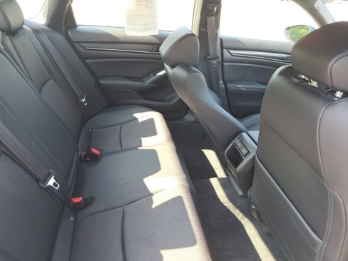Used 2022 Honda Accord Sport image 11