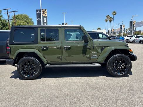 Used 2023 Jeep Wrangler Unlimited Sahara w/ Cold Weather Group AWD/4WD image 3