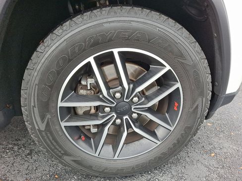 Certified 2021 Jeep Grand Cherokee Trailhawk w/ Trailhawk Luxury Group image 8