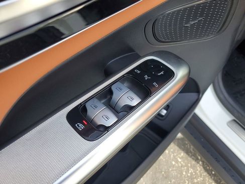 Used 2025 Mercedes-Benz GLC 300 image 26