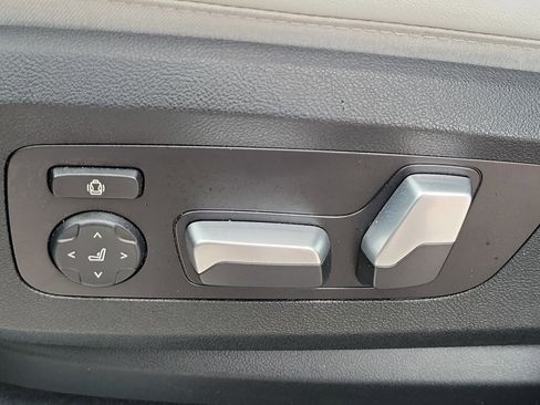 Used 2024 BMW X5 xDrive40i w/ M Sport Package image 24