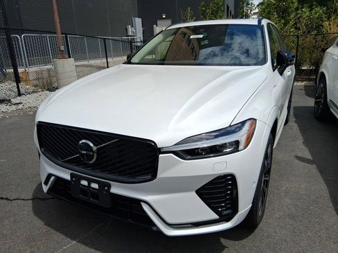 New 2026 Volvo XC60 T8 Plus w/ Protection Package Premier AWD/4WD image 4
