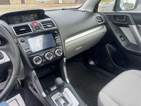 Used 2018 Subaru Forester 2.5i Premium w/ All-Weather Package image 12