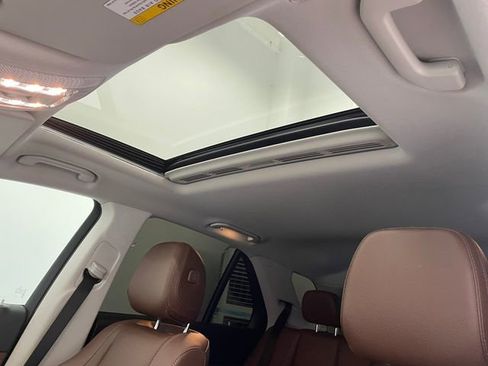 Used 2024 Mercedes-Benz GLE 350 4MATIC image 5