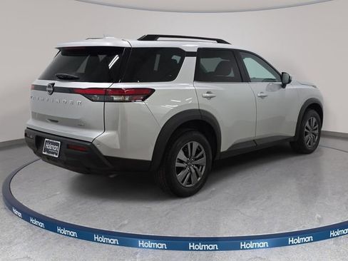 Used 2025 Nissan Pathfinder SV AWD/4WD image 6