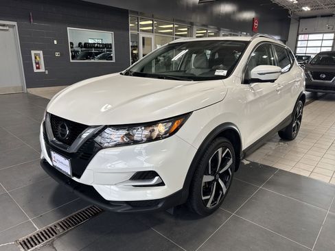 Certified 2022 Nissan Rogue Sport SL AWD/4WD image 30