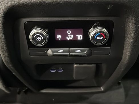 Used 2025 GMC Acadia Elevation image 39