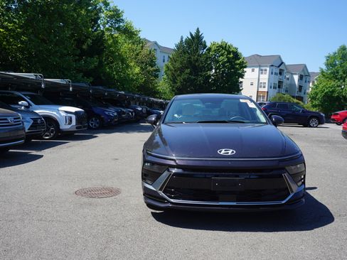 Used 2025 Hyundai Sonata SEL FWD image 2