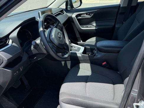 Used 2025 Toyota RAV4 XLE FWD image 8