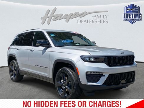 New 2025 Jeep Grand Cherokee Limited w/ Luxury Tech Group II RWD image 2