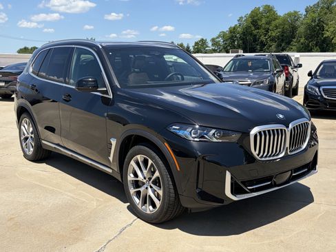 Used 2026 BMW X5 xDrive40i AWD/4WD image 3