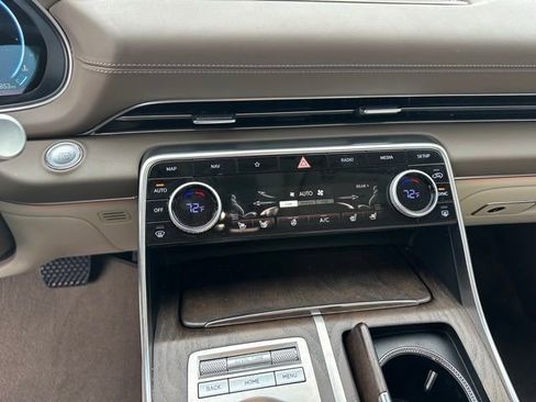 Used 2023 Genesis GV80 2.5T w/ Prestige Package image 25