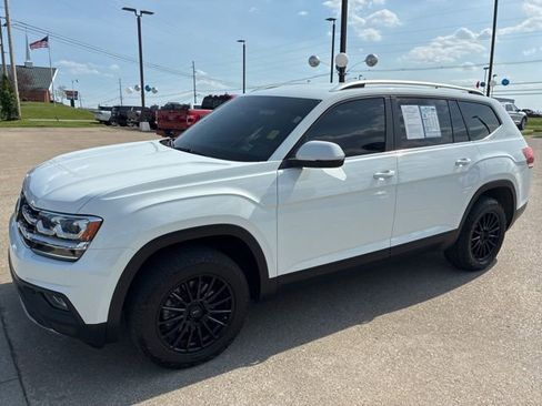 Used 2019 Volkswagen Atlas SE w/ Towing Package image 3