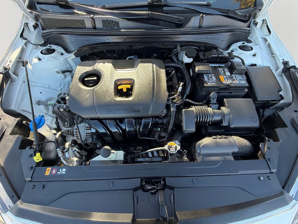 Used 2023 Kia Forte GT-Line w/ GT-Line Premium Package FWD image 9