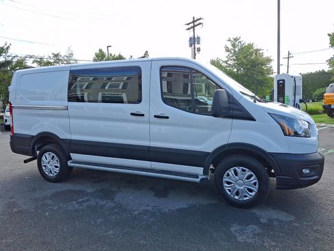 Used 2025 Ford Transit 250 Low Roof w/ Exterior Upgrade Package RWD image 4