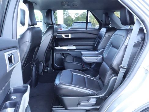 Used 2023 Ford Explorer XLT w/ Equipment Group 202A image 10