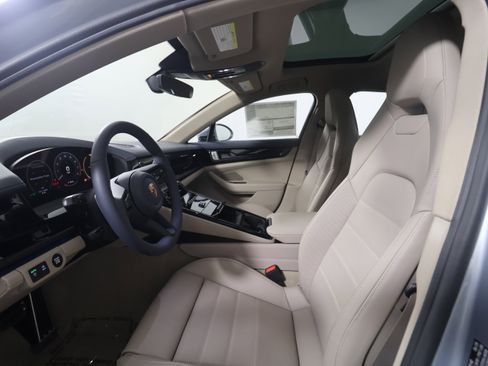 New 2025 Porsche Panamera RWD image 5