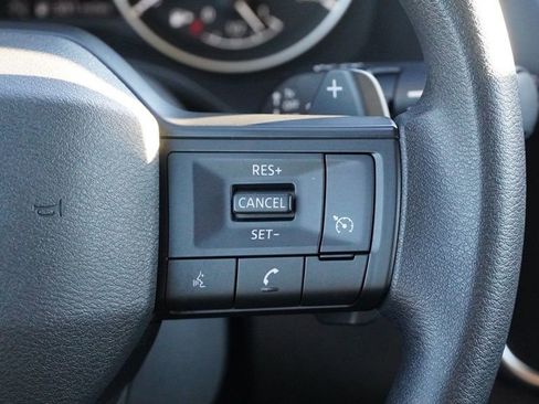 Used 2025 Nissan Rogue S image 28