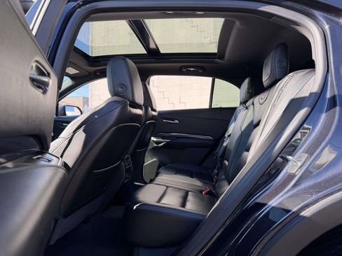 Used 2023 Cadillac XT4 Luxury w/ Cold Weather Package AWD/4WD image 21