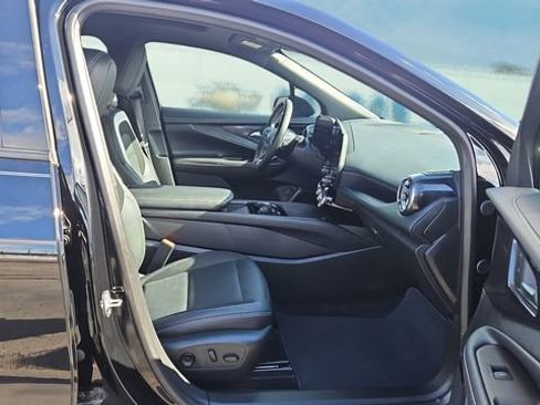 Used 2024 Chevrolet Blazer EV LT image 13