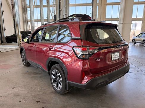 Certified 2025 Subaru Forester w/ Convenience Package #1 AWD/4WD image 5