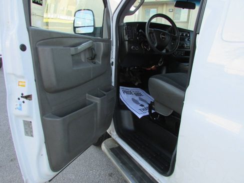 Used 2018 GMC Savana 2500 w/ Driver Convenience Package RWD image 14