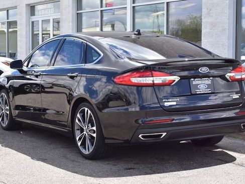Used 2019 Ford Fusion Titanium FWD image 11