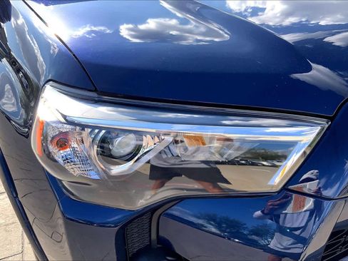 Used 2021 Toyota 4Runner Venture w/ Moonroof Package image 27