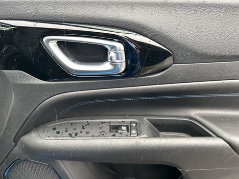 New 2026 Jeep Compass Limited image 16