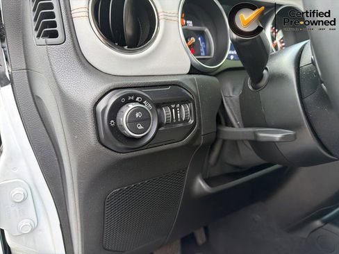 Used 2021 Jeep Gladiator Overland AWD/4WD image 52