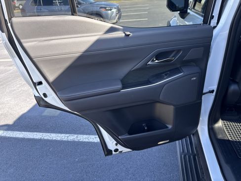 Used 2025 Lexus GX 550 image 27