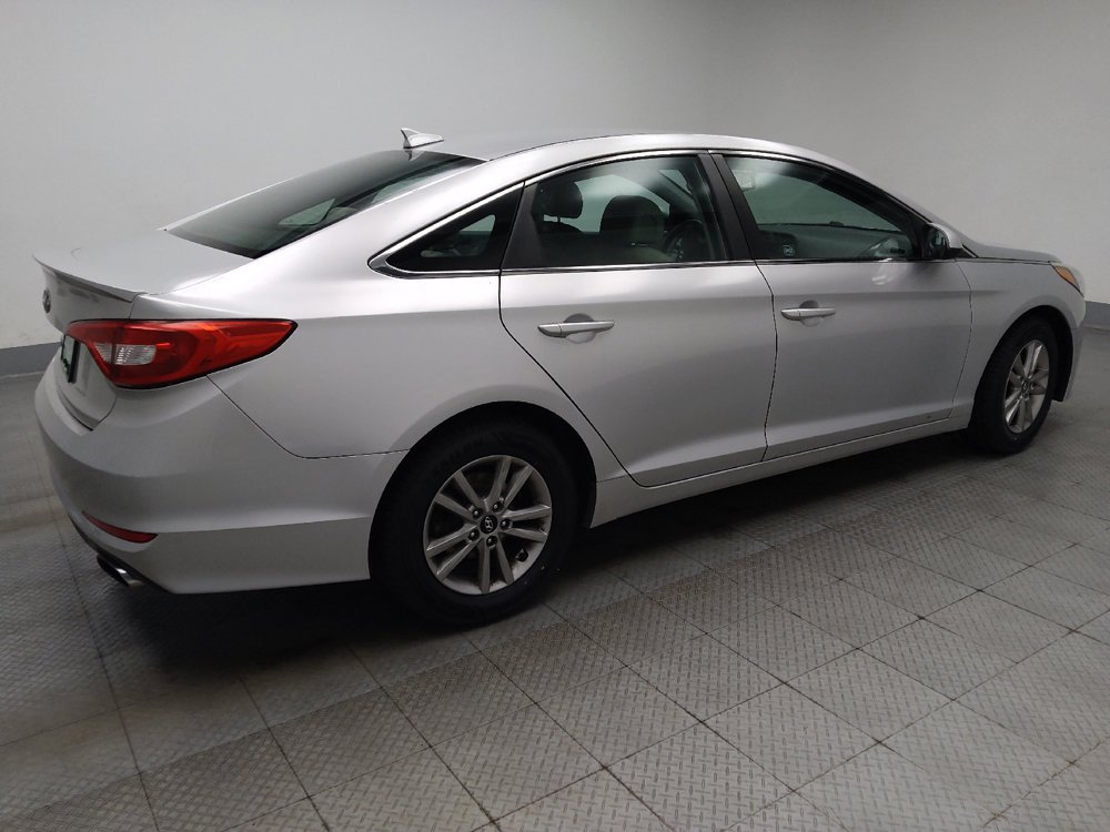 Used 2015 Hyundai Sonata SE w/ Option Group 02 FWD image 10