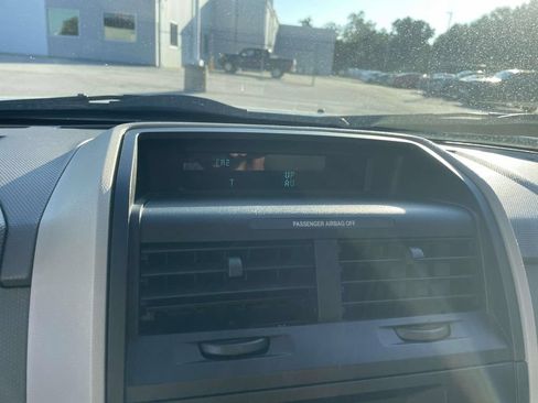 Used 2012 Ford Escape XLS AWD/4WD image 18