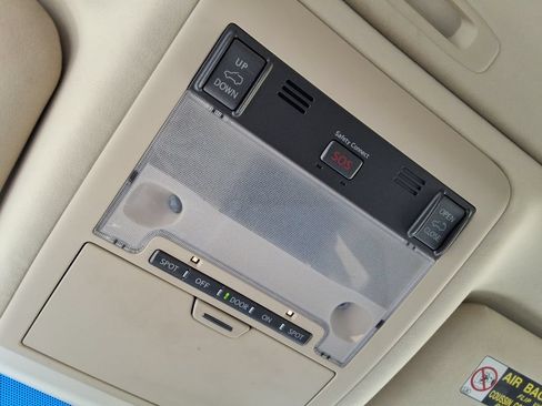 Used 2013 Lexus LX 570 4WD w/ Luxury Pkg image 40