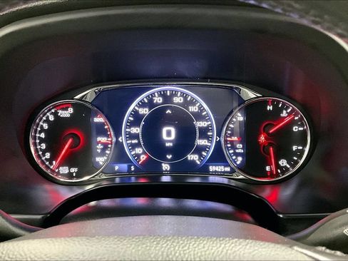 Used 2022 GMC Acadia Denali w/ Denali Ultimate Package FWD image 27