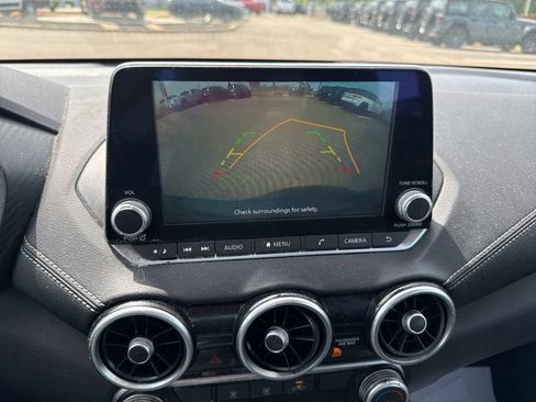 Used 2022 Nissan Sentra SV FWD image 15
