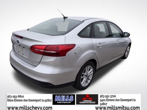 Used 2017 Ford Focus SE image 3