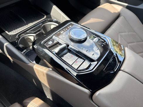 Used 2025 BMW i5 eDrive40i w/ Premium Package image 25