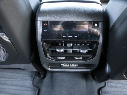 Used 2024 Jeep Grand Cherokee L Laredo AWD/4WD image 31