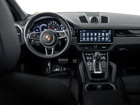 Certified 2023 Porsche Cayenne S AWD/4WD image 12