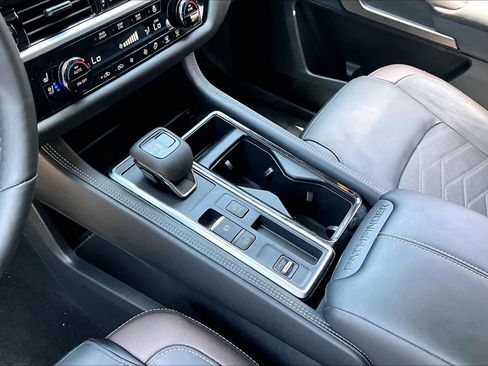 Certified 2023 Nissan Pathfinder Platinum FWD image 17