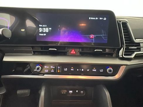 Used 2025 Kia Sportage EX FWD image 23