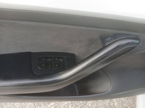 Used 2021 Tesla Model 3 Standard Range Plus image 48