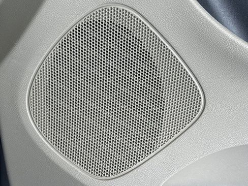 Used 2018 Dodge Grand Caravan SE w/ UConnect Hands-Free Group image 26