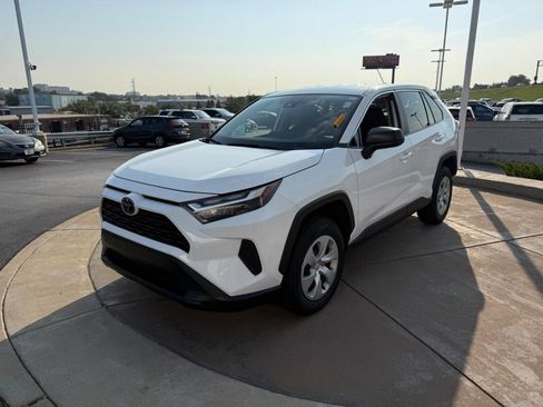 Certified 2025 Toyota RAV4 LE AWD/4WD image 11