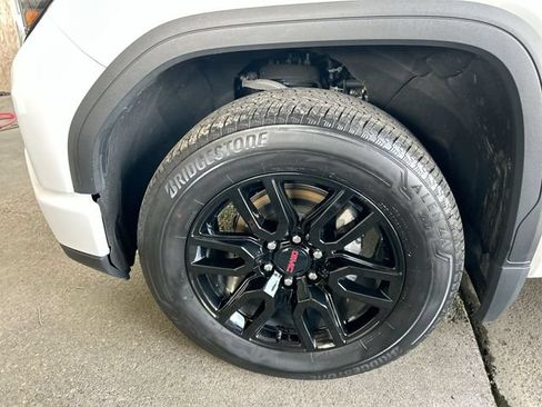 Used 2022 GMC Sierra 1500 Elevation w/ LPO, Elevation Black Package AWD/4WD image 32