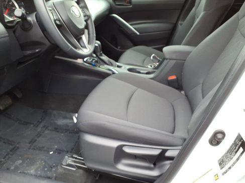 Certified 2022 Toyota Corolla Cross LE image 14