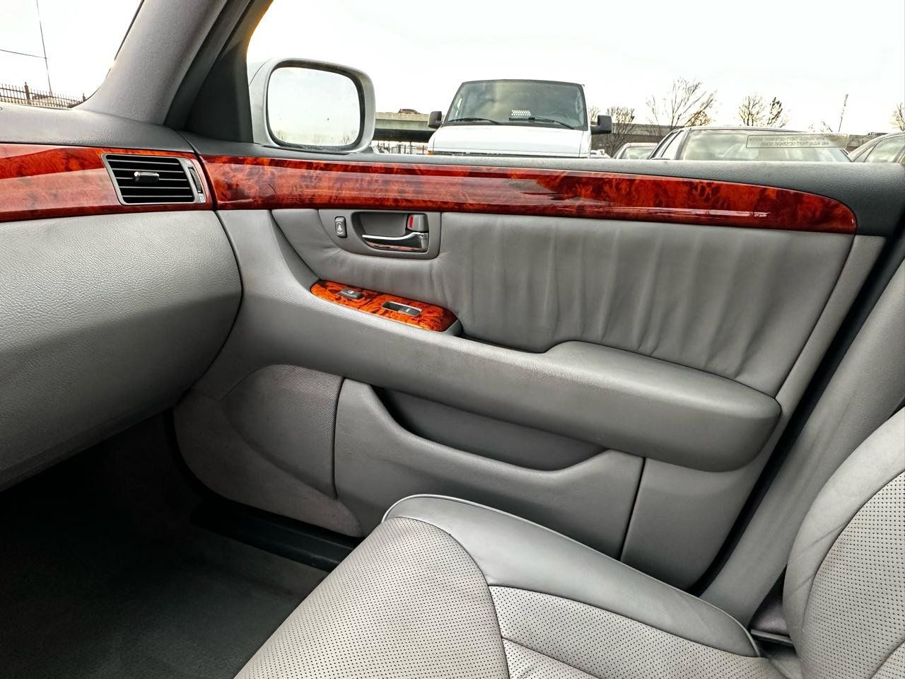 Used 2004 Lexus LS 430 RWD image 65